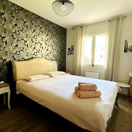 Holiday home Les Acacias Piscine Et Clim *